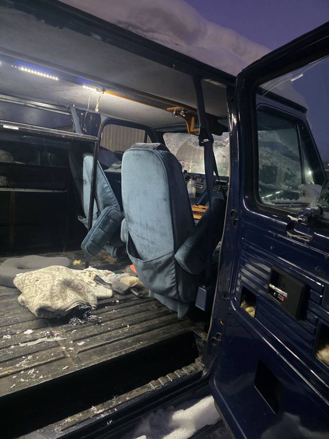 Chevy-g20-van-1989-grey-5