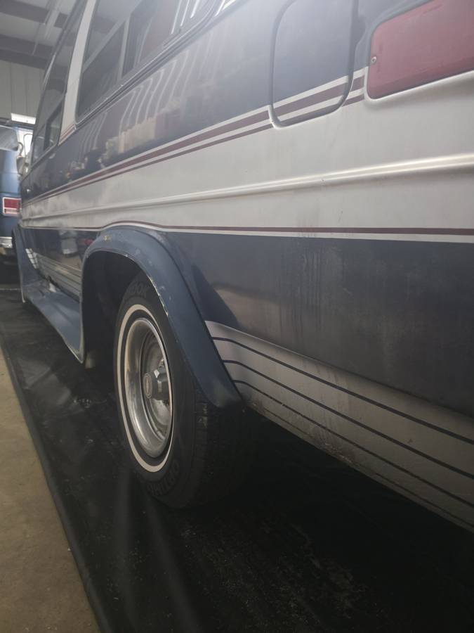 Chevy-g20-van-1989-grey-8