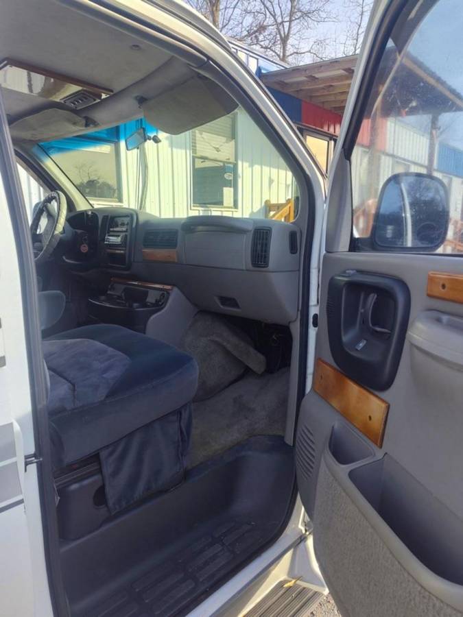 Chevy-g20-van-1996-11