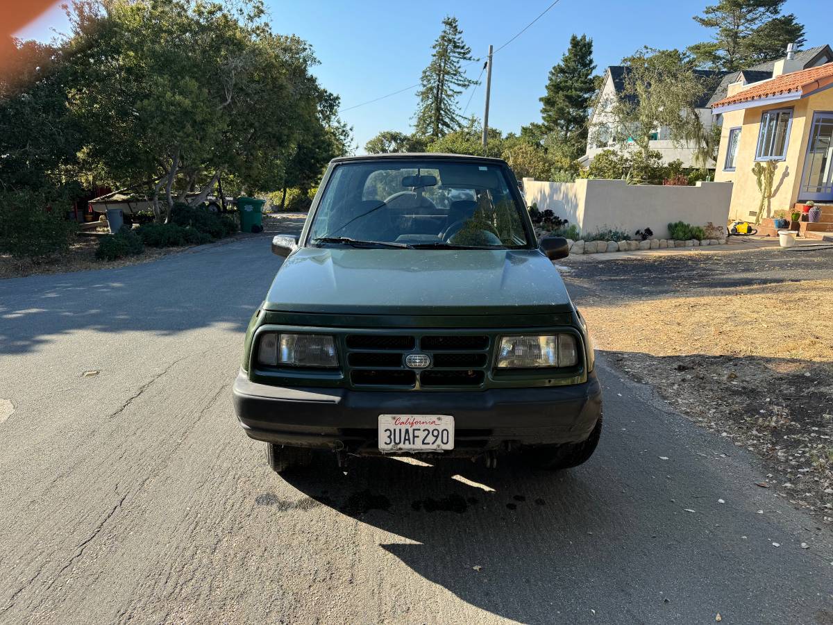 Chevy-geo-tracker-1996-green-1