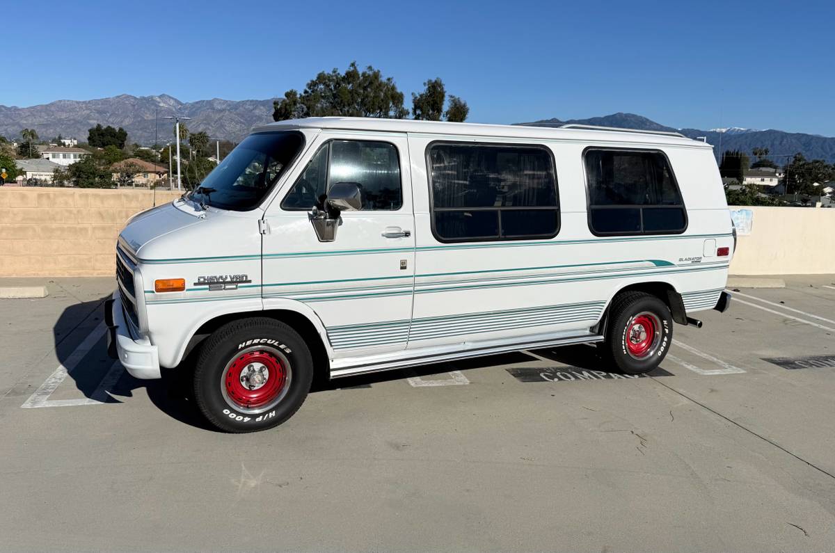 Chevy-gladiator-1995-white-1