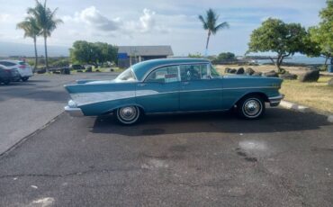 Chevy-hardtop-4dr-bel-air-1957-blue-6