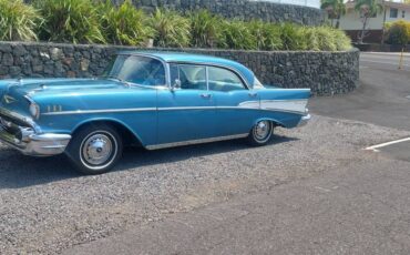 Chevy-hardtop-4dr-bel-air-1957-blue-7