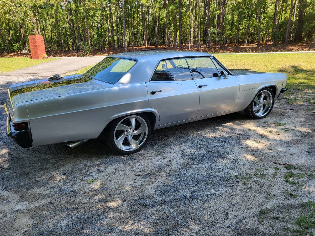 Chevy-impala-1966-grey-1