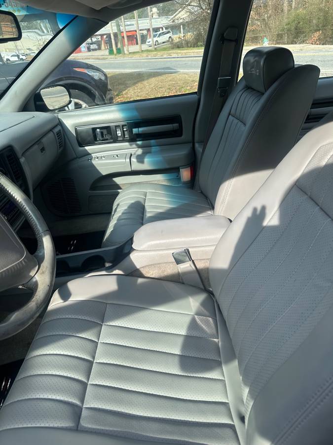 Chevy-impala-ss-1995-black-4