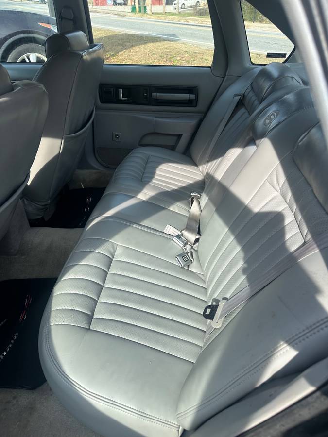 Chevy-impala-ss-1995-black-5