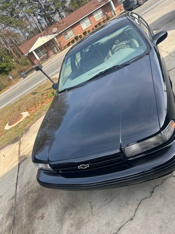 Chevy-impala-ss-1995-black