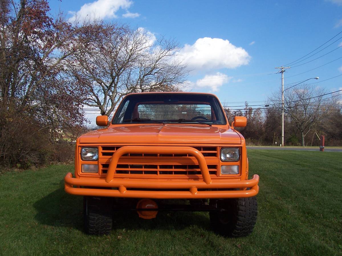 Chevy-k10-1985-orange-1