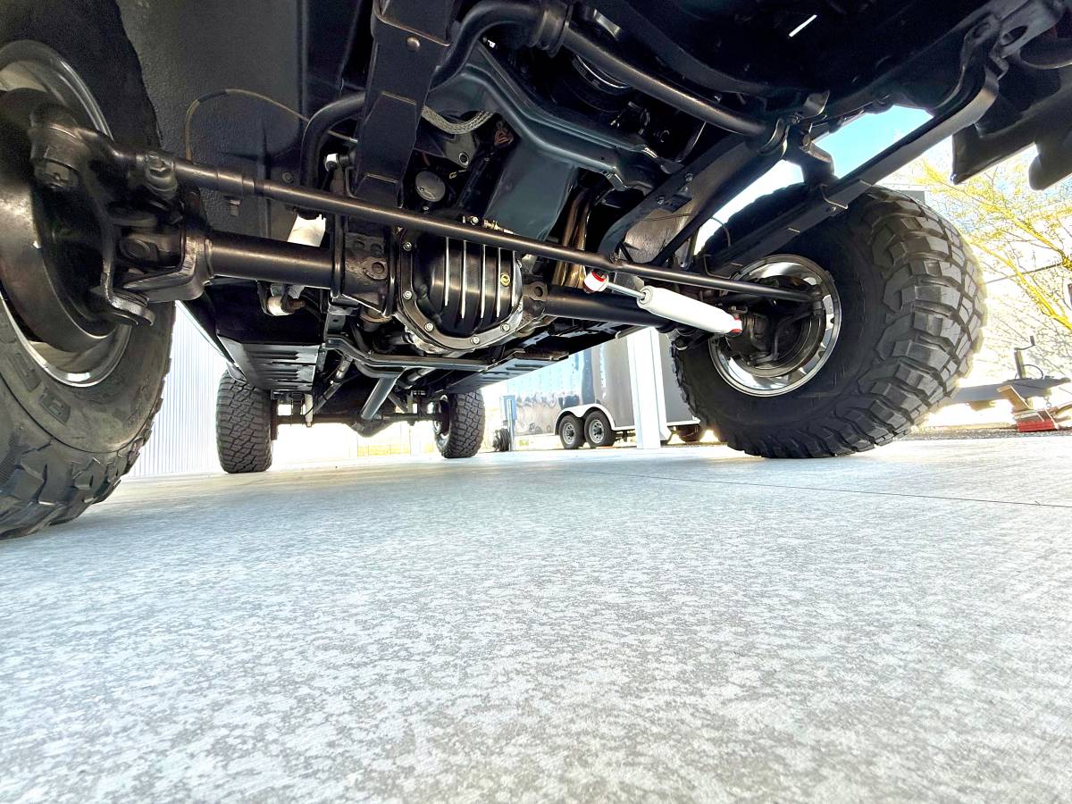 Chevy-k20-1973-white-10