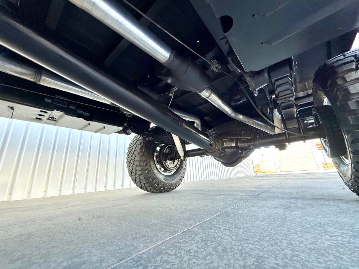 Chevy-k20-1973-white-12