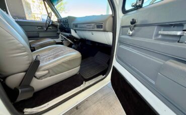 Chevy-k20-1973-white-3