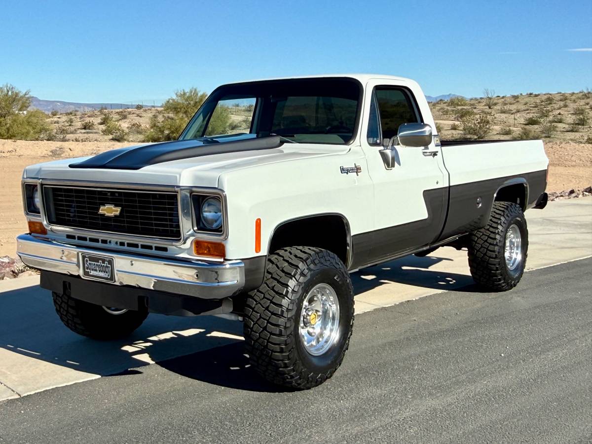 Chevy-k20-1973-white-4