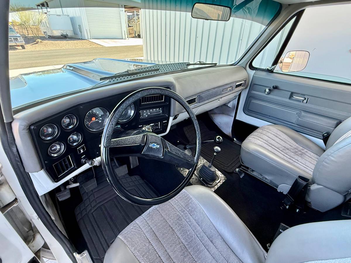 Chevy-k20-1973-white-7