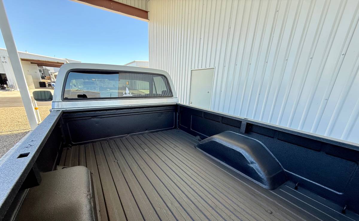 Chevy-k20-1973-white-8