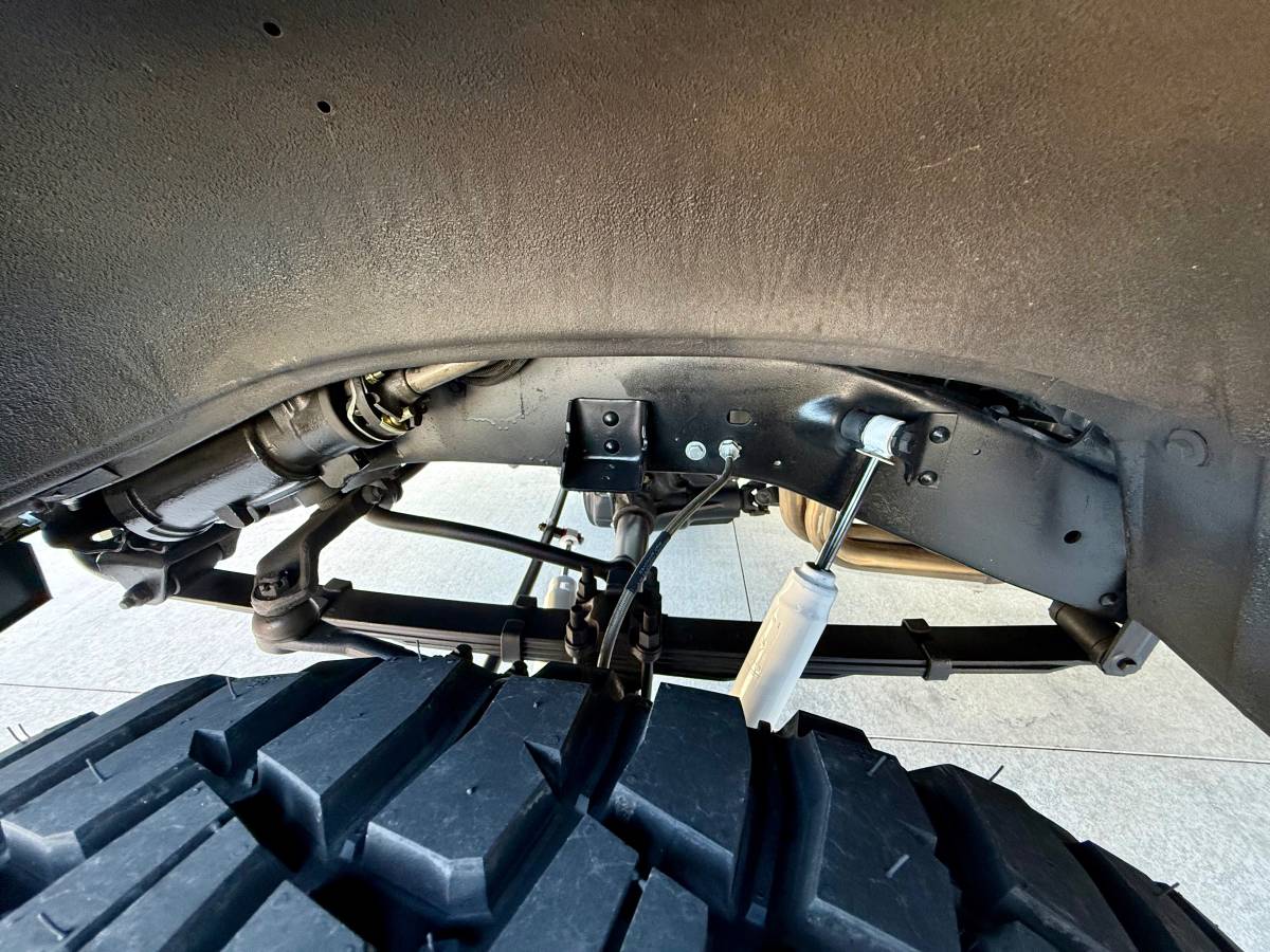 Chevy-k20-1973-white-9