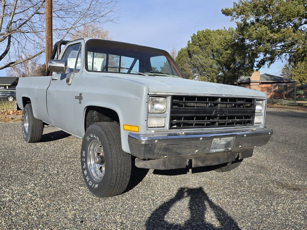 Chevy-k20-1984-custom-10