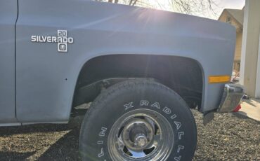 Chevy-k20-1984-custom-17