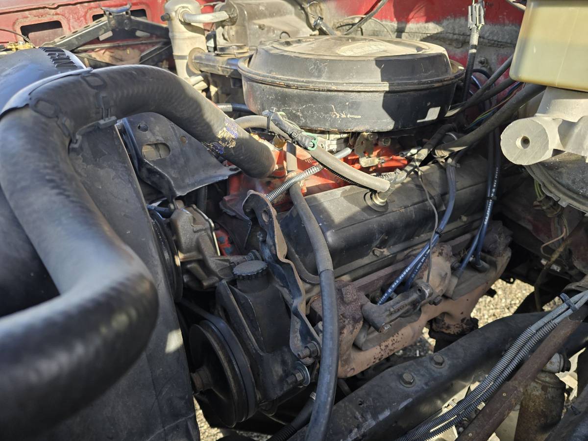 Chevy-k20-1984-custom-21