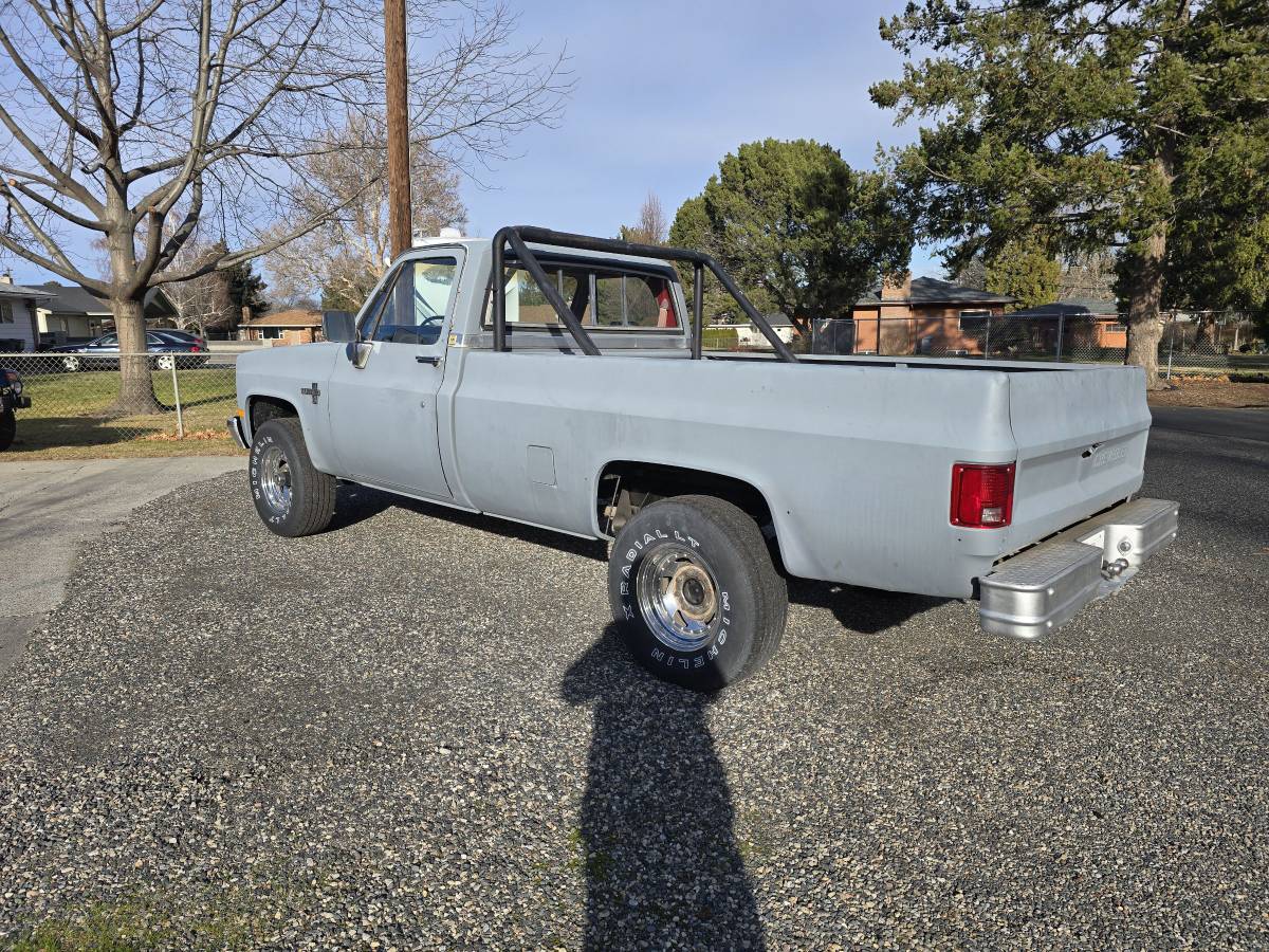 Chevy-k20-1984-custom-3