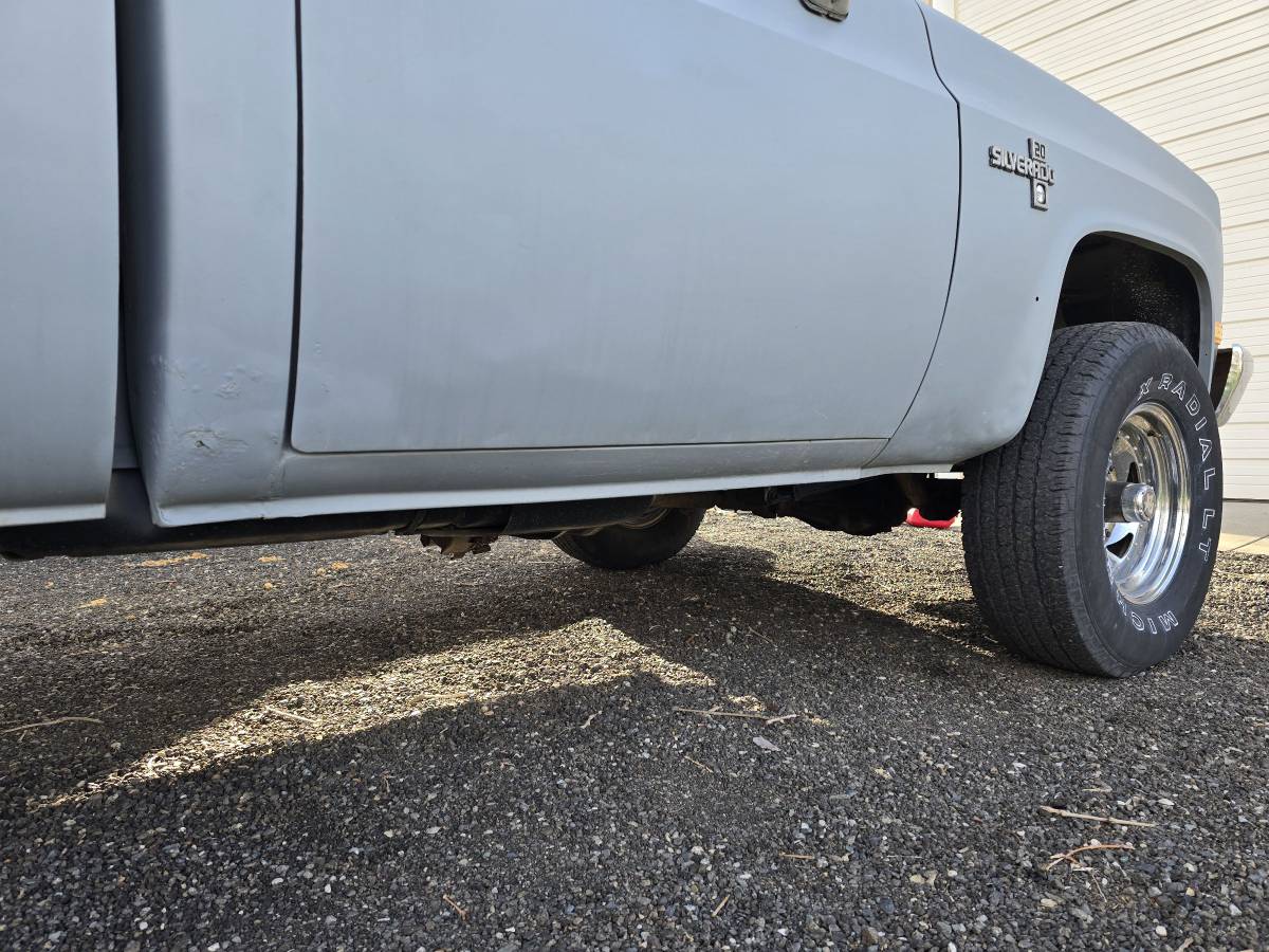 Chevy-k20-1984-custom-4