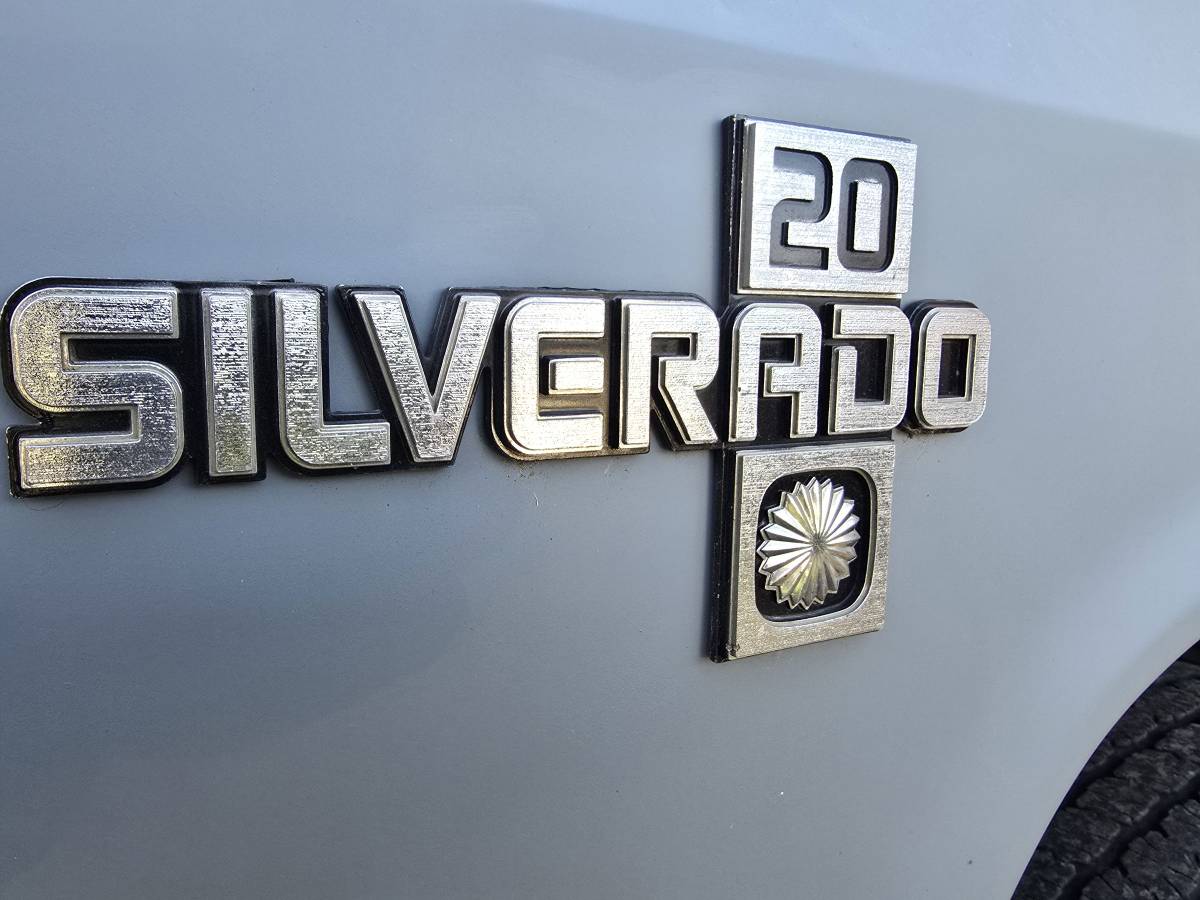 Chevy-k20-4x4-silverado-1984-grey-12