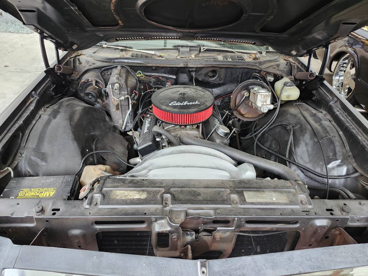 Chevy-malibu-1975-black-10