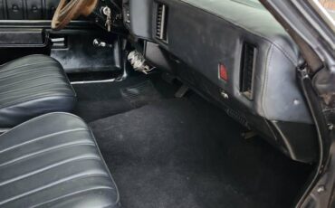 Chevy-malibu-1975-black-11