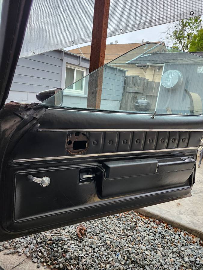 Chevy-malibu-1975-black-16