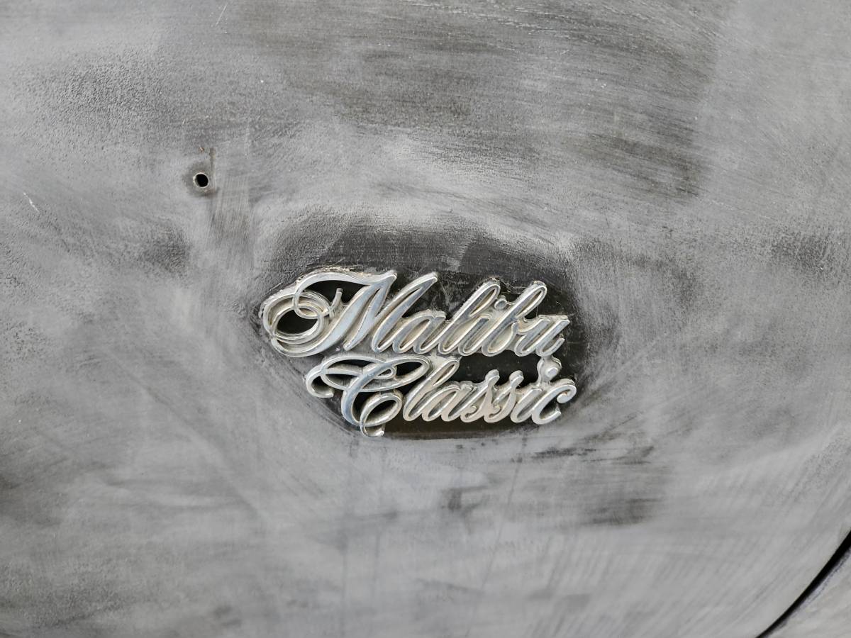 Chevy-malibu-1975-black-9