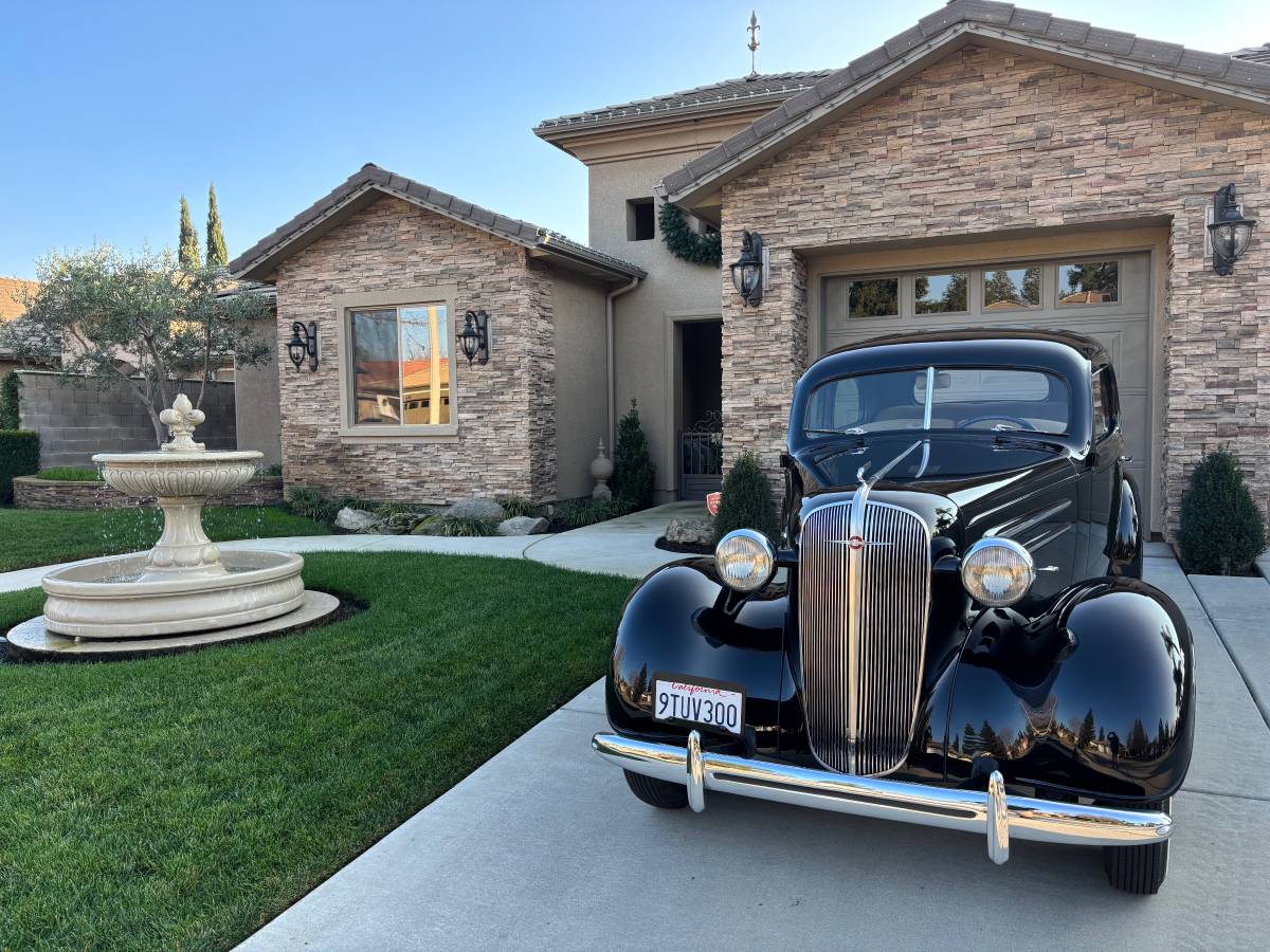 Chevy-master-deluxe-1936-black-1