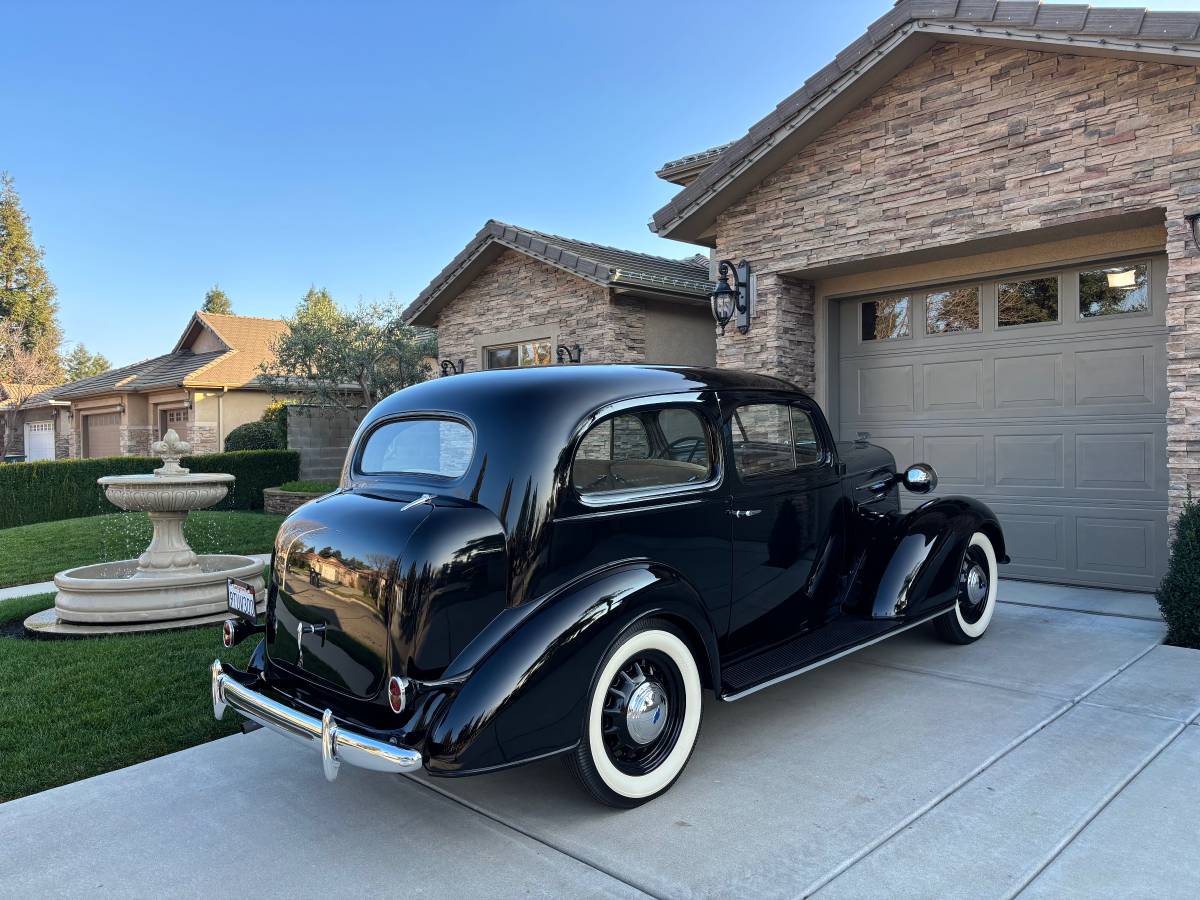 Chevy-master-deluxe-1936-black-10