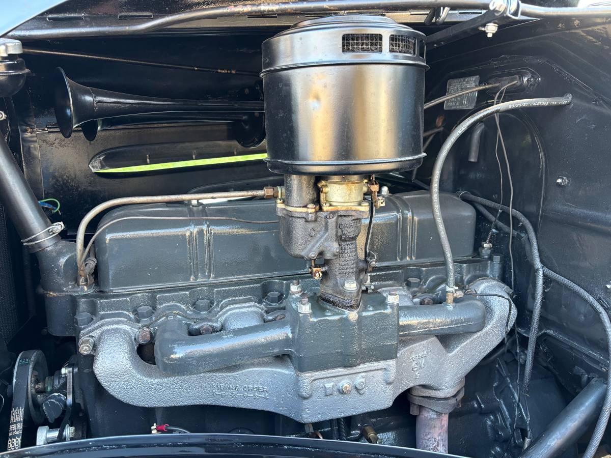 Chevy-master-deluxe-1936-black-4