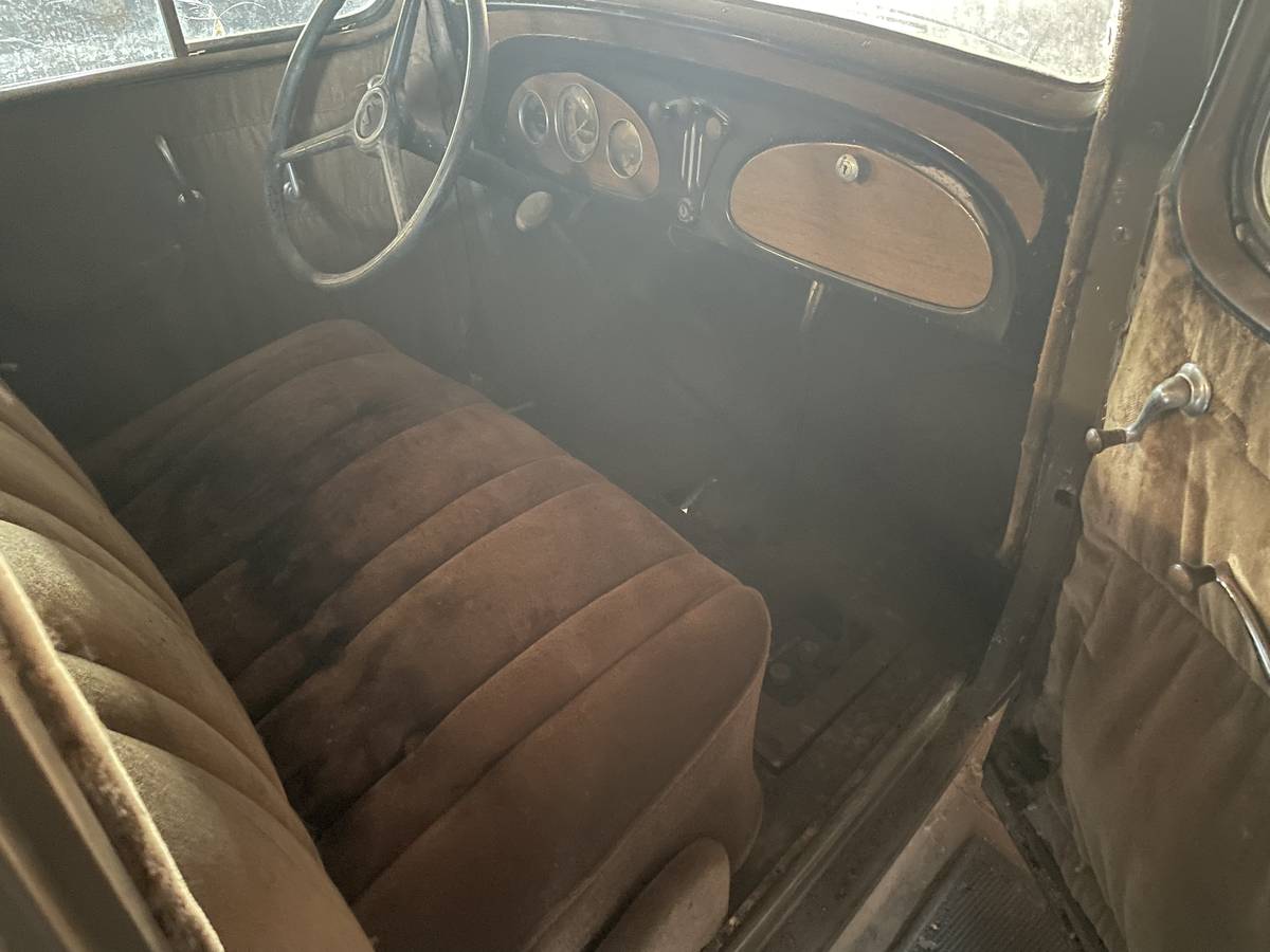 Chevy-master-deluxe-coupe-1934-4