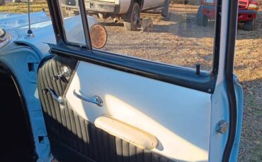 Chevy-model-210-1957-blue-10