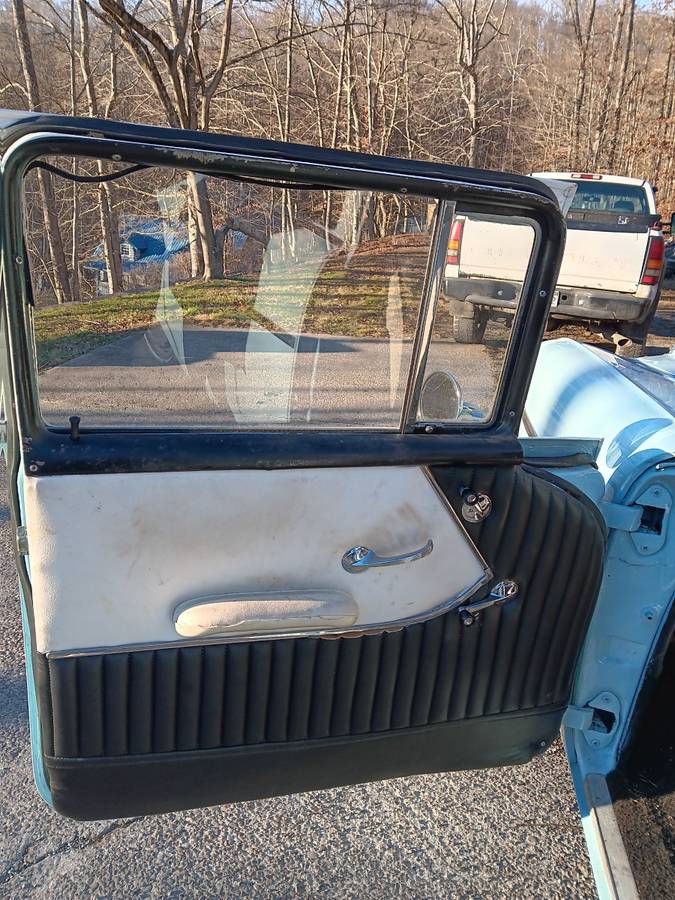 Chevy-model-210-1957-blue-12