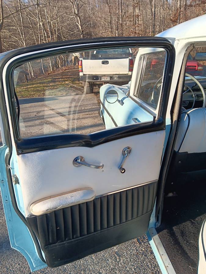 Chevy-model-210-1957-blue-13