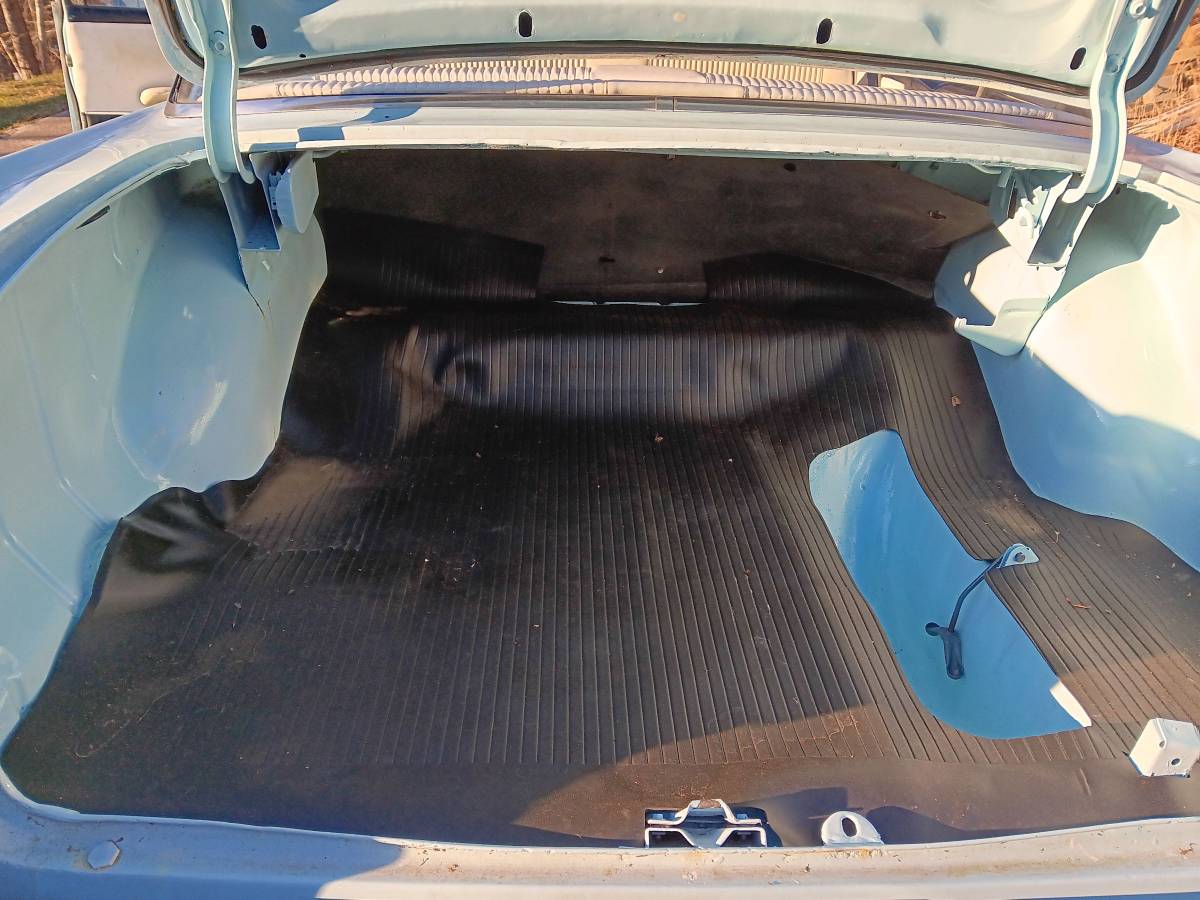 Chevy-model-210-1957-blue-16