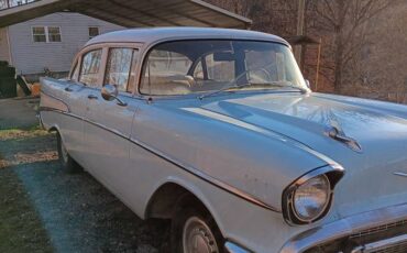 Chevy-model-210-1957-blue-2