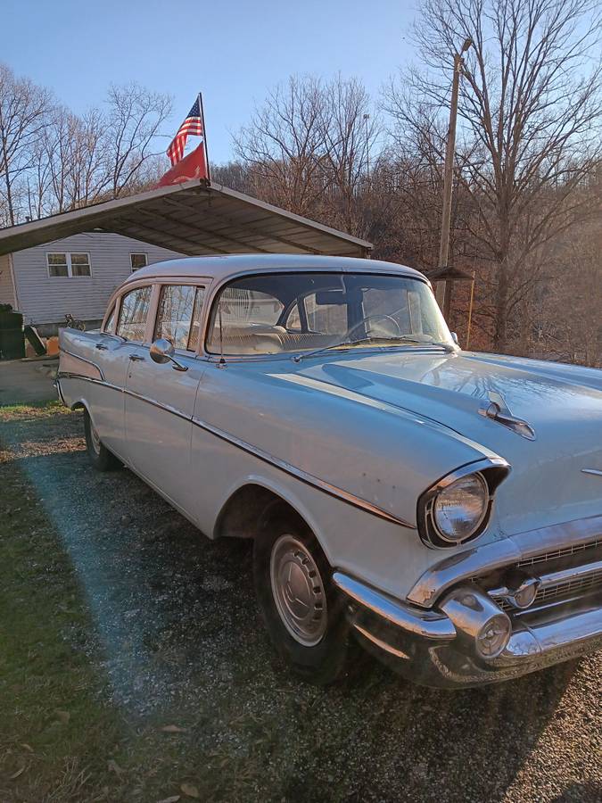 Chevy-model-210-1957-blue-2