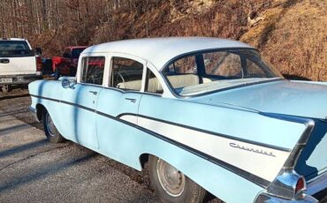 Chevy-model-210-1957-blue-3