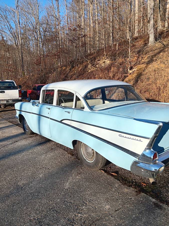 Chevy-model-210-1957-blue-3
