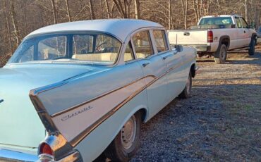 Chevy-model-210-1957-blue-4