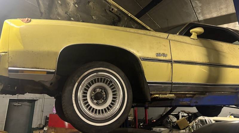 Chevy-monte-carlo-1977-yellow-2