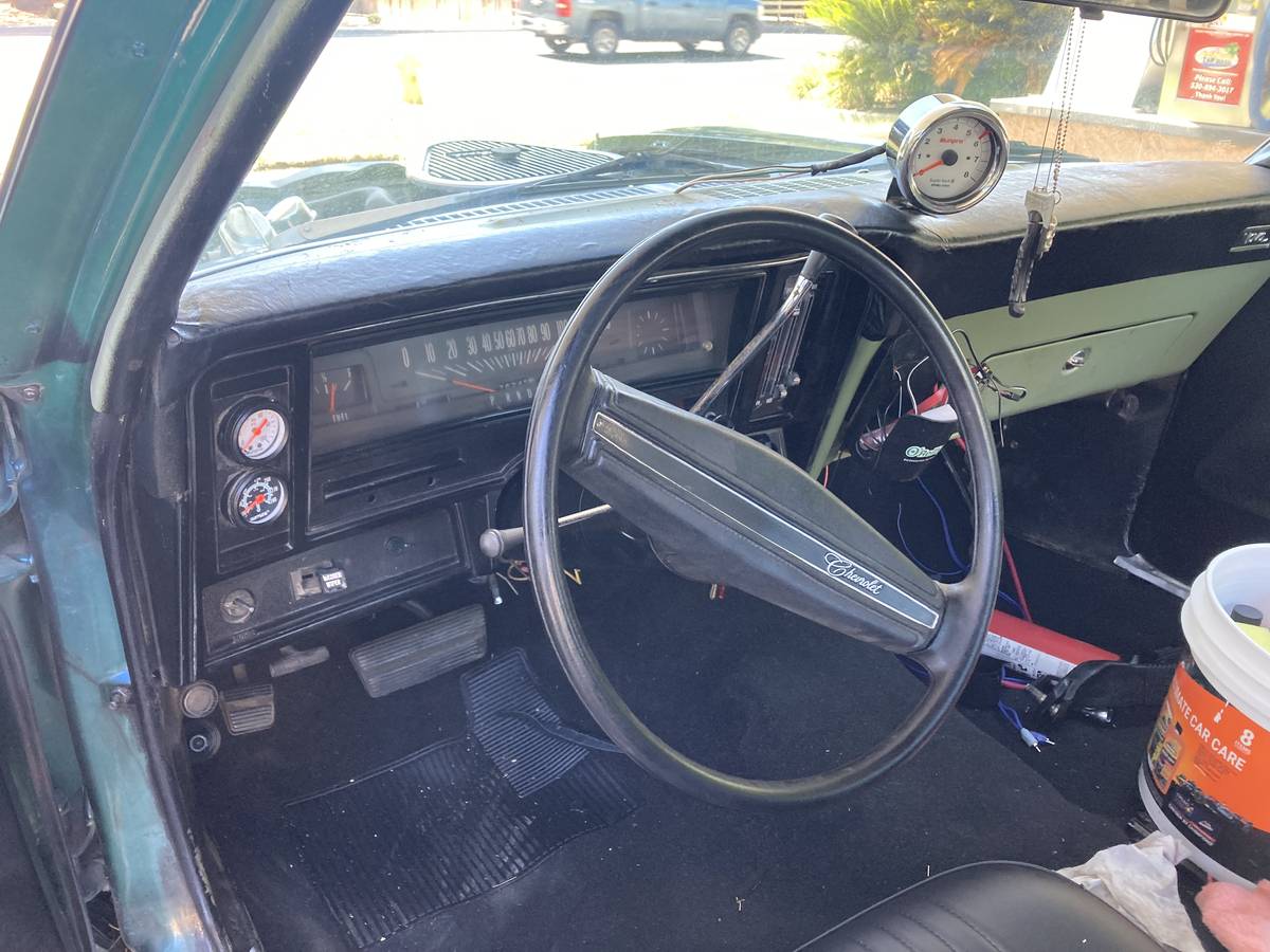 Chevy-nova-custom-1974-blue-4