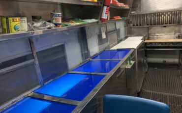 Chevy-p30-1989-white-7