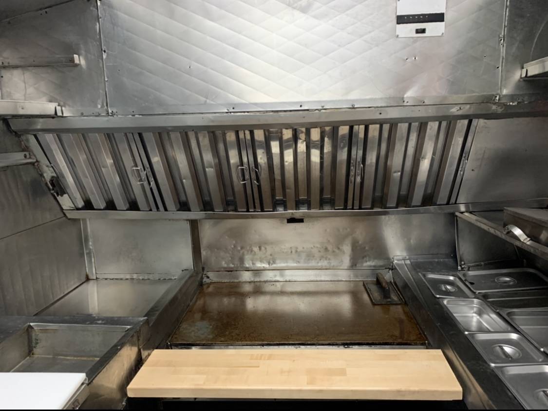 Chevy-p30-1989-white-9