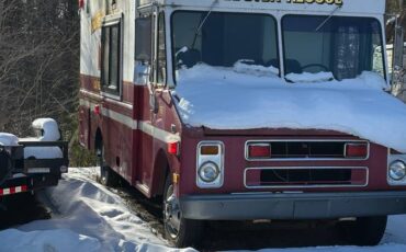 Chevy-p30-step-van-1985-1