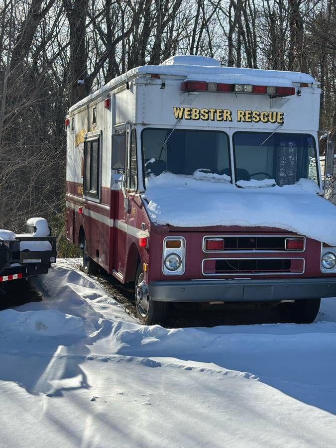 Chevy-p30-step-van-1985-1