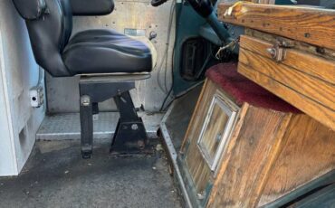 Chevy-p30-step-van-1985-3