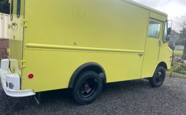 Chevy-p30-step-van-1989